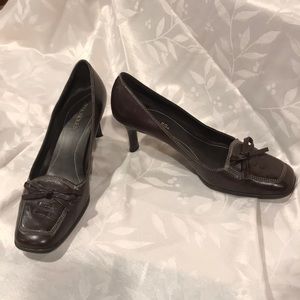 Aerosols Brown LEATHER pumps Size 9.5m